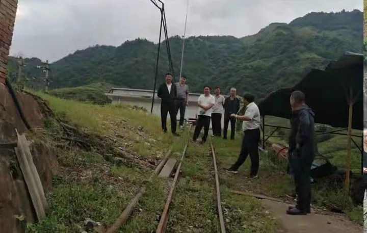 集团专职外部董事寸延峰、孔君一行到田坝煤矿开展工作调研